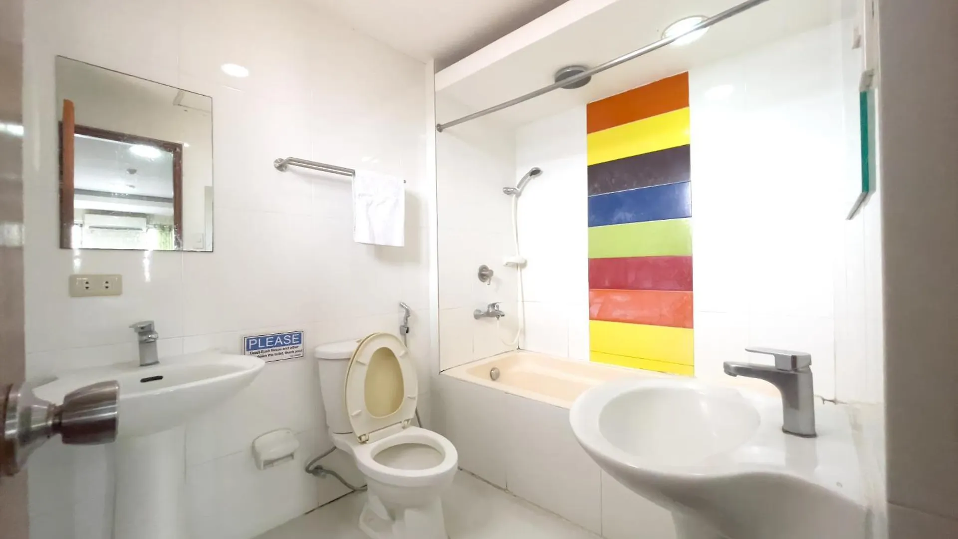 Fave Hotel Angeles City Formerly Hotel America 3*,